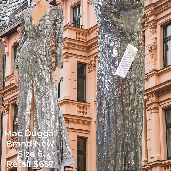 MAC DUGGAL
Column Gown - Picture 5 of 6